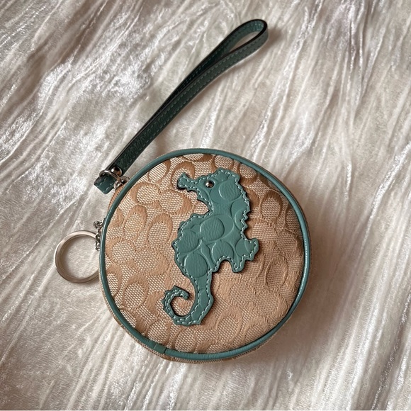 NEW Coach 60874 SEAHORSE Signature Zip Around Wristlet Wallet Clutch Keychain 4" - Picture 3 of 15